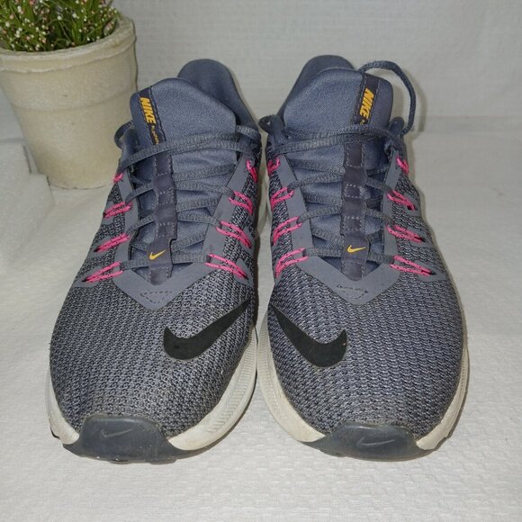 NIKE SWIFT GREY AND PINK RUNNING SHOES.  STILL IN GREAT CONDITION.  SIZE 6.5 - Picture 5 of 8
